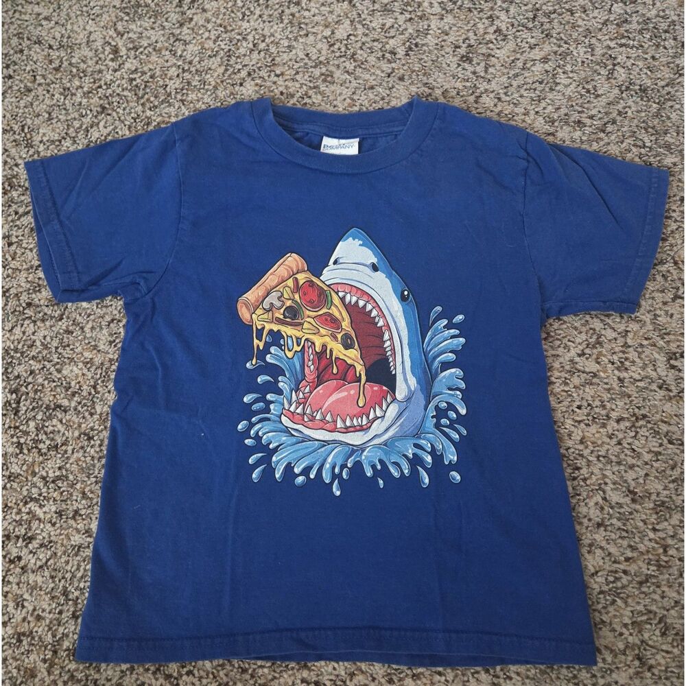 Port & Company Youth Graphic T-Shirt Great White Shark Eating Pizza Size XS Blue